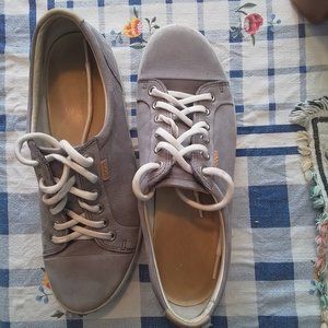 ECCO suede sneakers sz 40